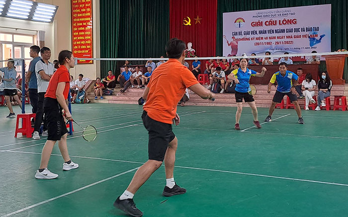 Cẩm Giàng tổ chức thi đấu cầu lông kỷ niệm ngày nhà giáo Việt Nam 20.11